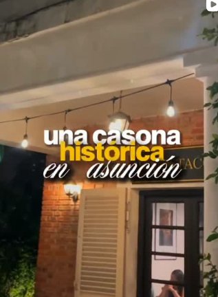 Casona histórica de Il Mostaccio de noche